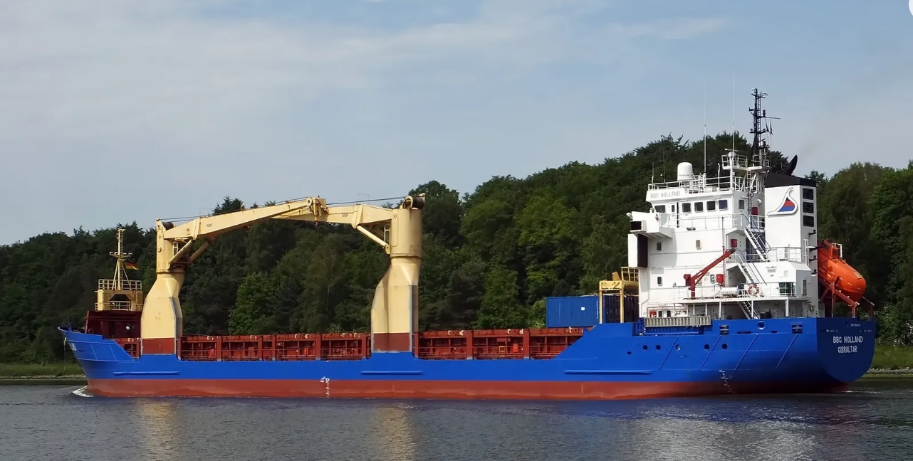 M/V Lily T - Multipurpose Tweendecker